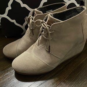 Toms suede wedge ankle boots size 11